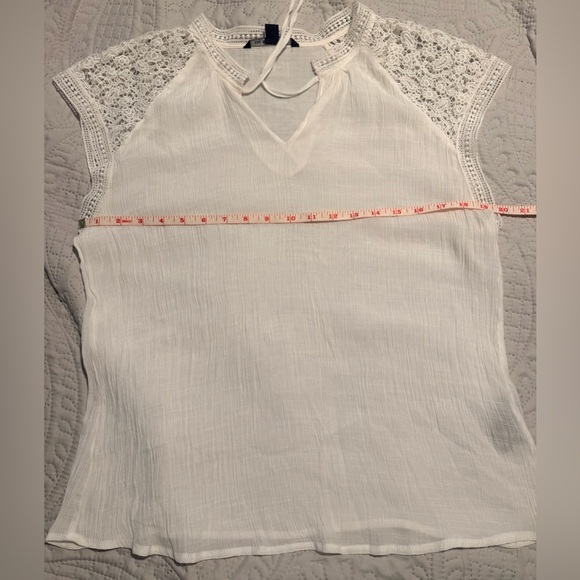 Zac and Rachel Lace Sleeve Women's Top - Picture 8 of 10